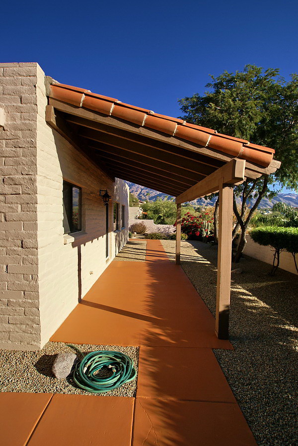 003eastpatio.jpg