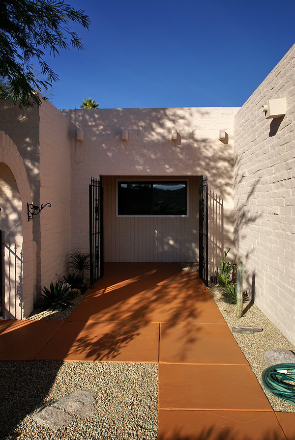 005entryway.jpg